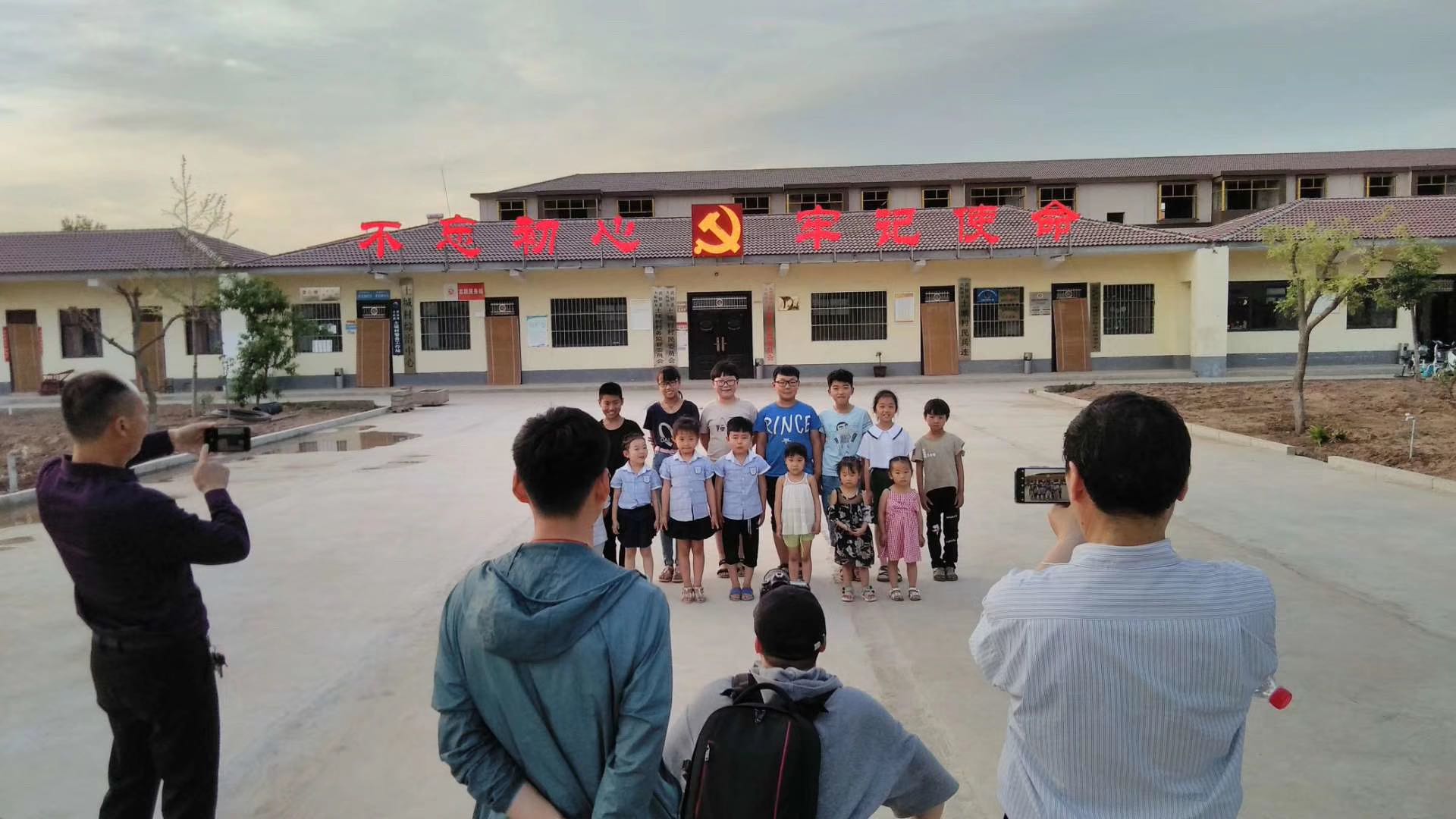 無論宣傳片、紀(jì)錄片還是黨建宣傳片——都可以來找菲力克影視聊一聊